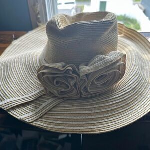 Chic Tan Wide-Brim Hat with Floral Detail